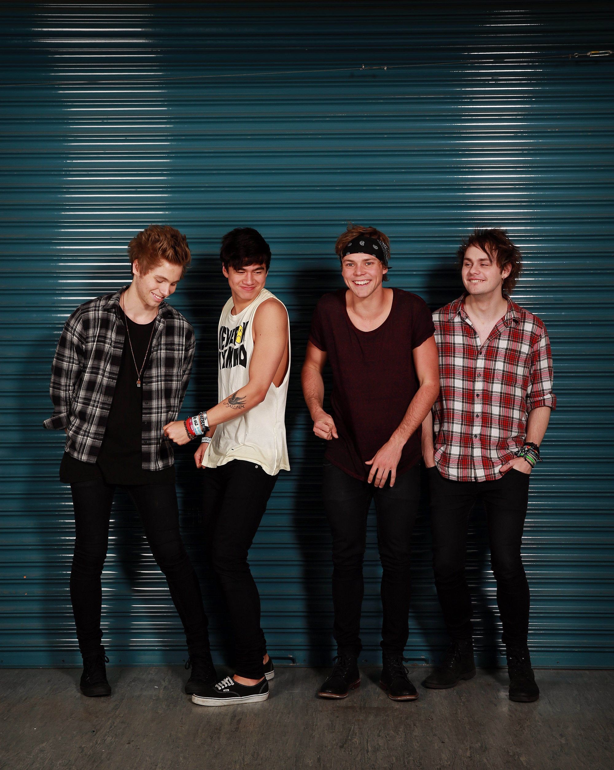 5 Seconds Of Summer, Luke Hemmings, Calum Hood, Ashton  Irwin, Micheal Clifford Wallpaper