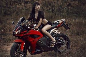 Honda CBR, Women, Model
