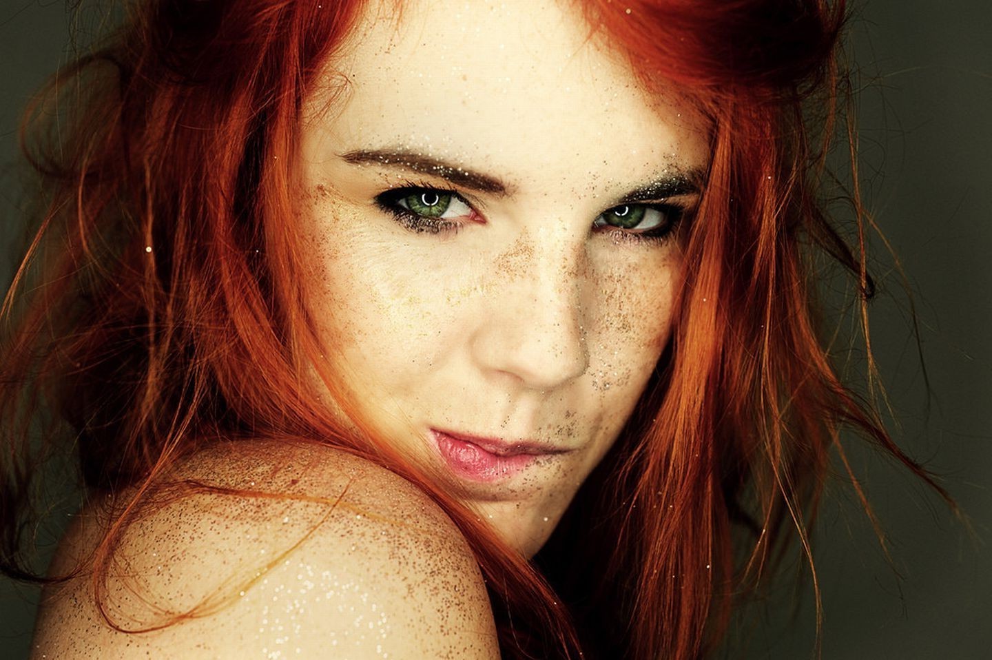 Redhead Green Eyes Looking At Viewer Sand Women Face Glitter