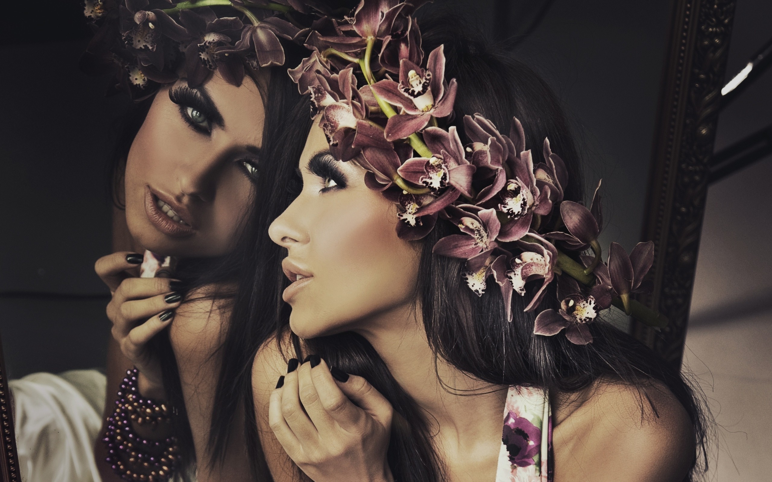 women, Colored Nails, Smooth Skin, Wreaths Wallpaper