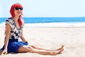 Hayley Williams, Paramore, Smiling, Glasses, Skirt, Beach