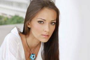Anna Sbitnaya, Hazel Eyes