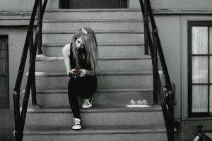 Avril Lavigne, Monochrome