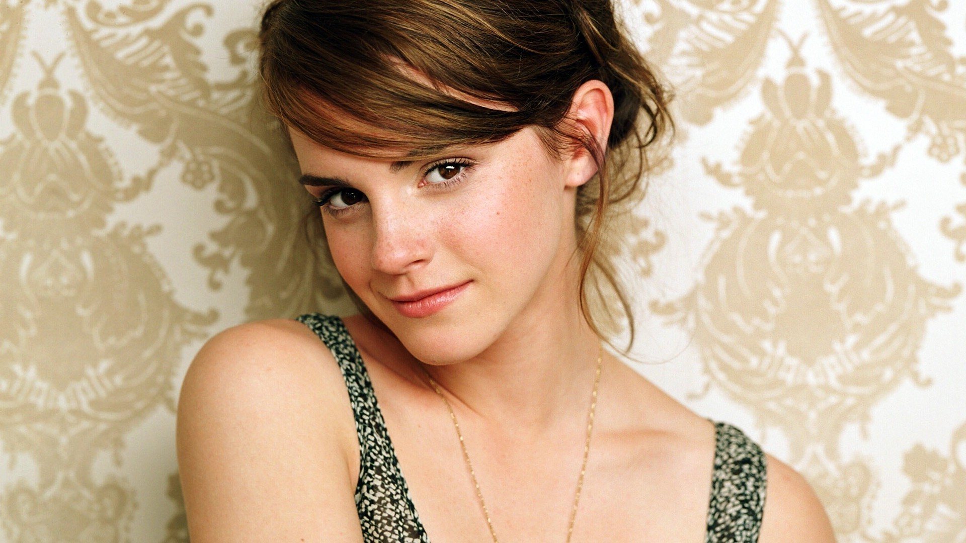 Emma Watson, Women, Actress, Brunette, Brown Eyes Wallpaper