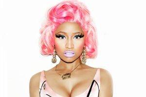 Nicki Minaj, Pink Hair, Singer, Curly Hair, Looking At Viewer, White Background, Jewelry