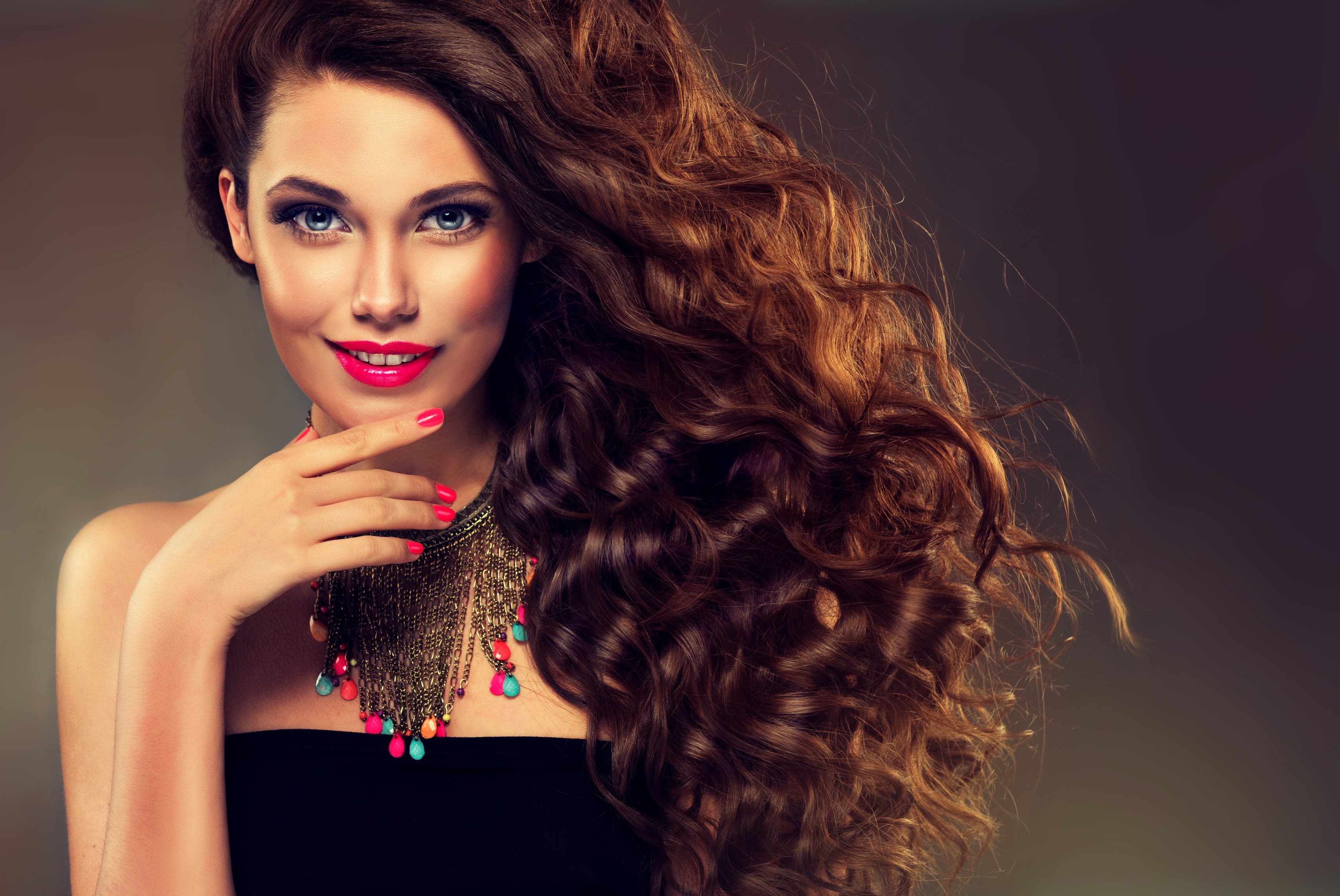 women, Long Hair, Brunette, Looking At Viewer, Curly Hair, Face, Eyes, Makeup, Simple Background, Smiling Wallpaper