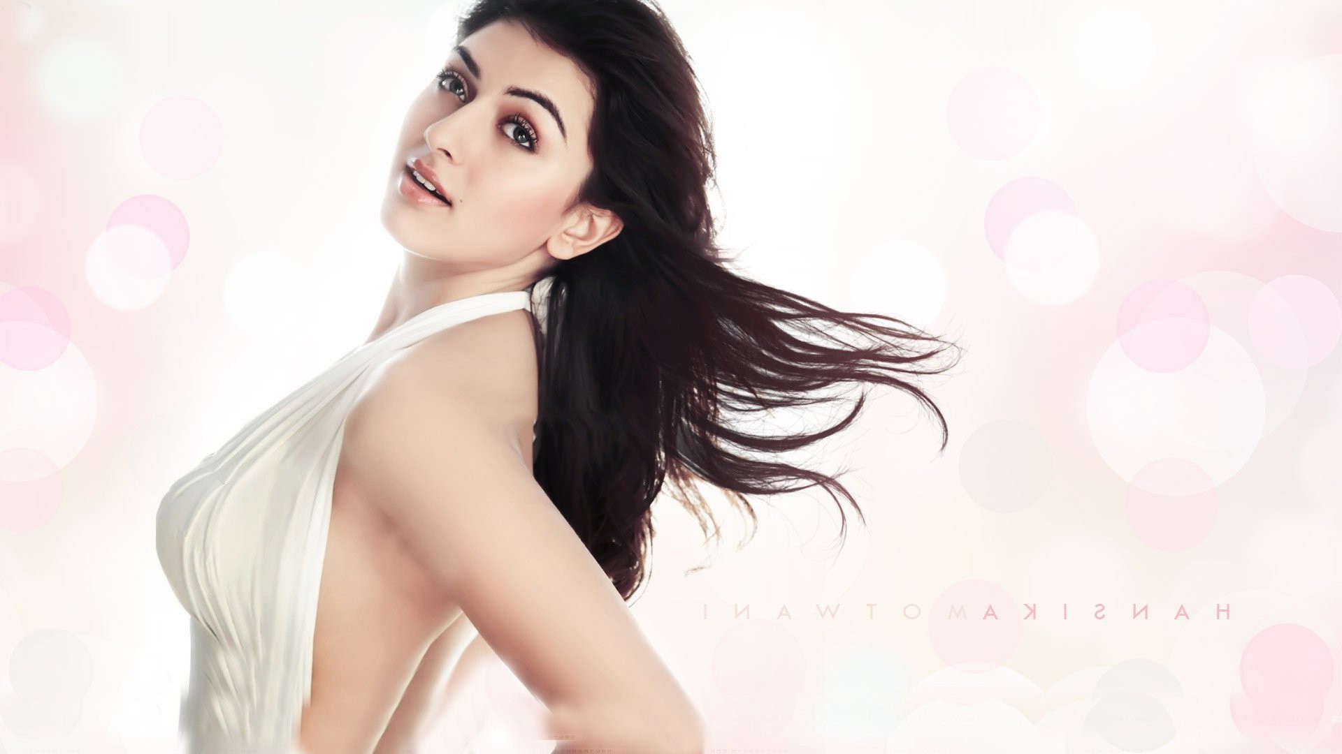 Hansika Motwani Wallpaper