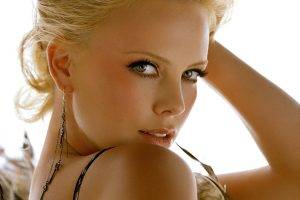 people, Model, Charlize Theron, Actress, Blonde, Looking At Viewer, Closeup