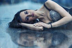 Alessandro Di Cicco, Women, Model, Long Hair, Looking At Viewer, Face, Brunette, Cleavage, Juicy Lips, Necks, Hands In Hair, Makeup, Rain