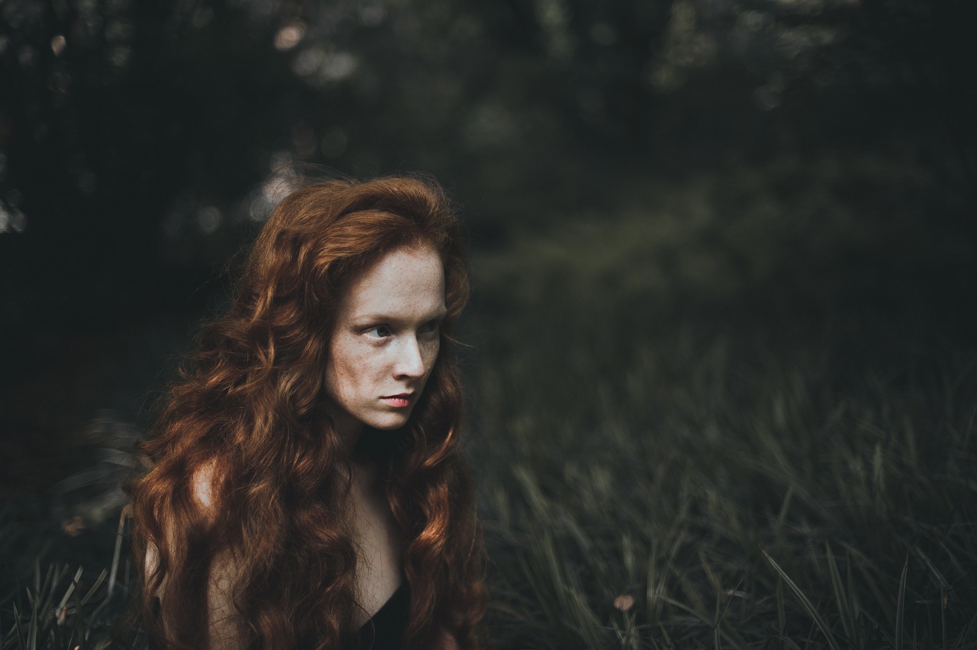 looking Away, Women, Redhead, Curly Hair, Grass, Mountain Wallpaper