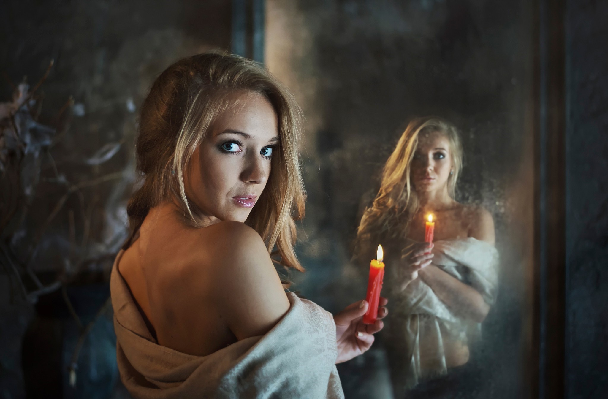 women, Model, Blonde, Long Hair, Looking At Viewer, Bare Shoulders, Blue Eyes, Open Mouth, Face, Dasha Shovkoplyas, Candles, Mirror, Reflection Wallpaper