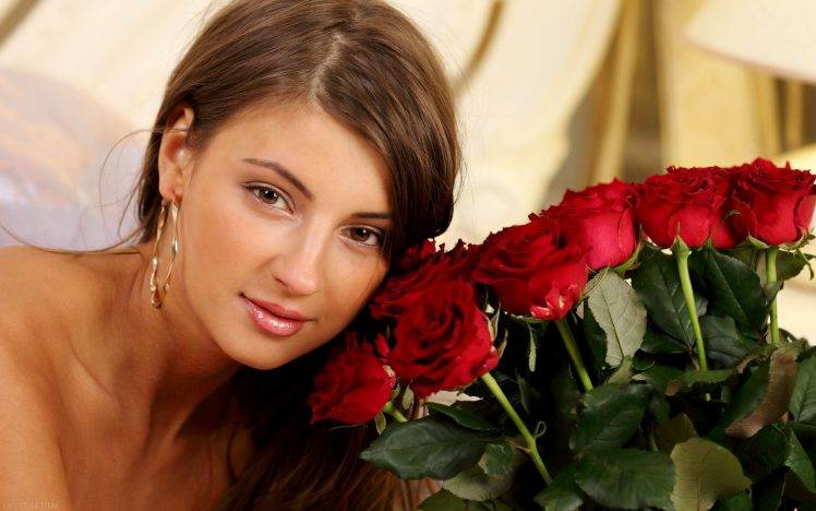 Maria Ryabushkina, Brunette, Women, Looking At Viewer, Flowers, Rose HD Wallpaper Desktop Background