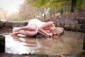 women, Model, Blonde, Long Hair, Women Outdoors, Lying On Side, Cleavage, Barefoot, Wet Body, Legs Together, Bare Shoulders, Water Drops, Wet, White Dress, Minidress, Nature, Water, Trees, Fall, Leaves, Rock
