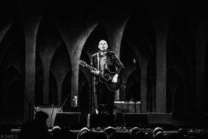 men, Singer, Musicians, Billy Corgan, Crowds, Smashing Pumpkins, Guitar, Concerts, Concert Hall, Indianapolis, USA, Monochrome, Stages, Speakers, Arch