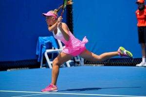 Katie Swan, Tennis, Tennis Rackets