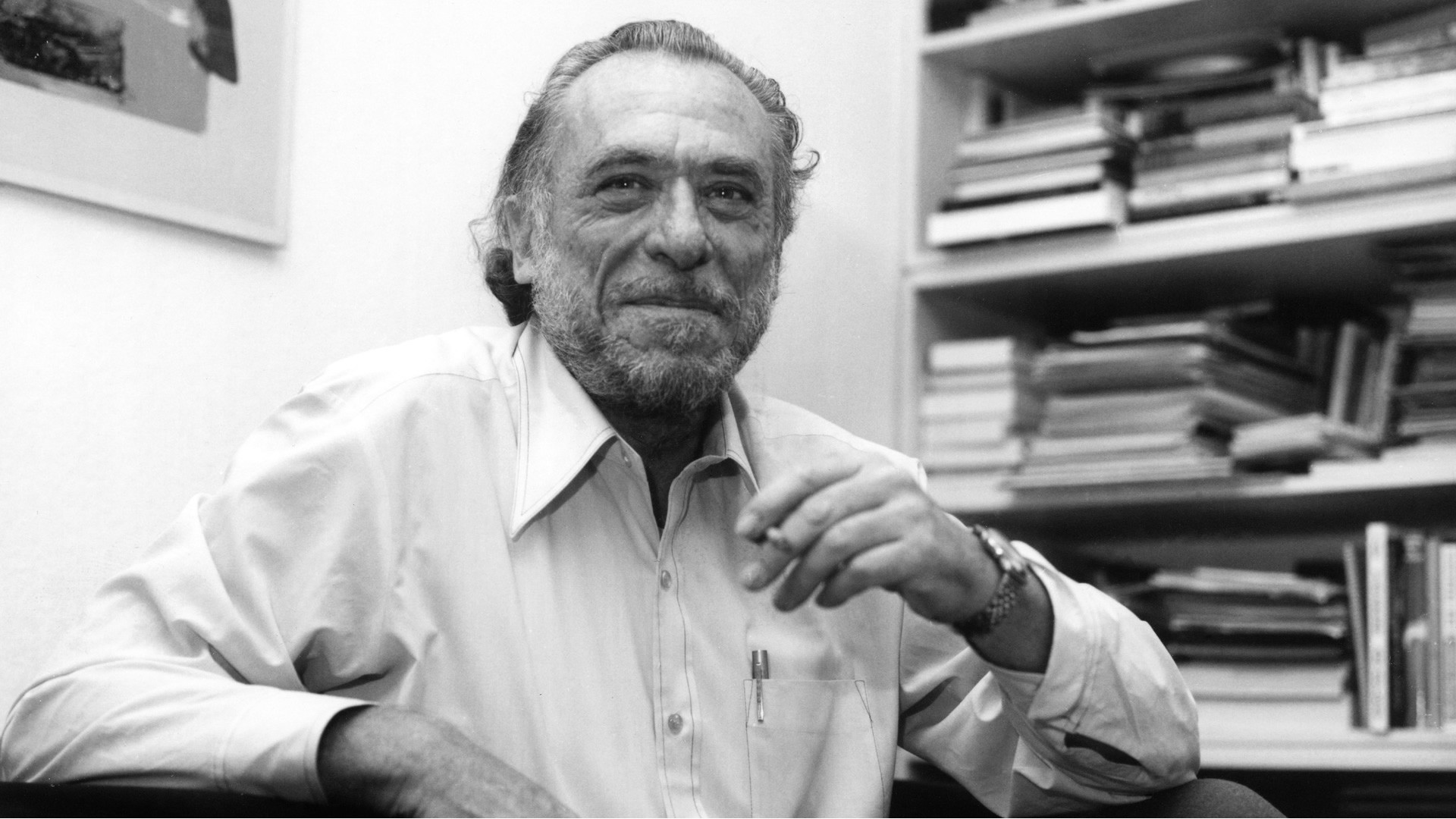 men, Writers, Charles Bukowski, Beards, Smiling, Shirt, Cigarettes, Books, Shelves, Monochrome Wallpaper