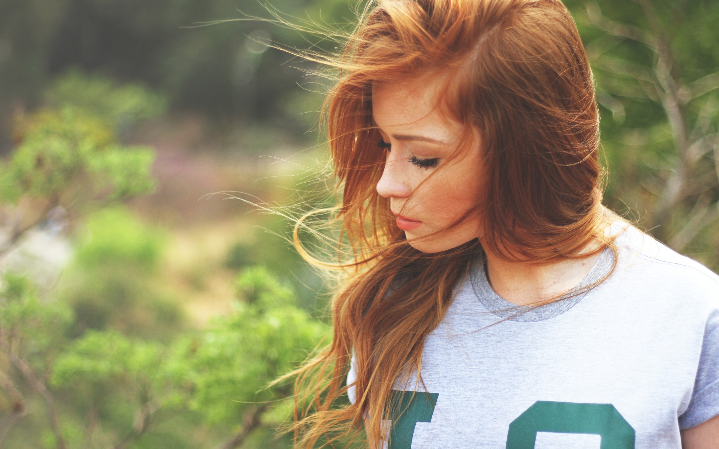 redhead, Women, Long Hair, Closed Eyes, Model, Depth Of Field, Windy, T shirt Wallpaper