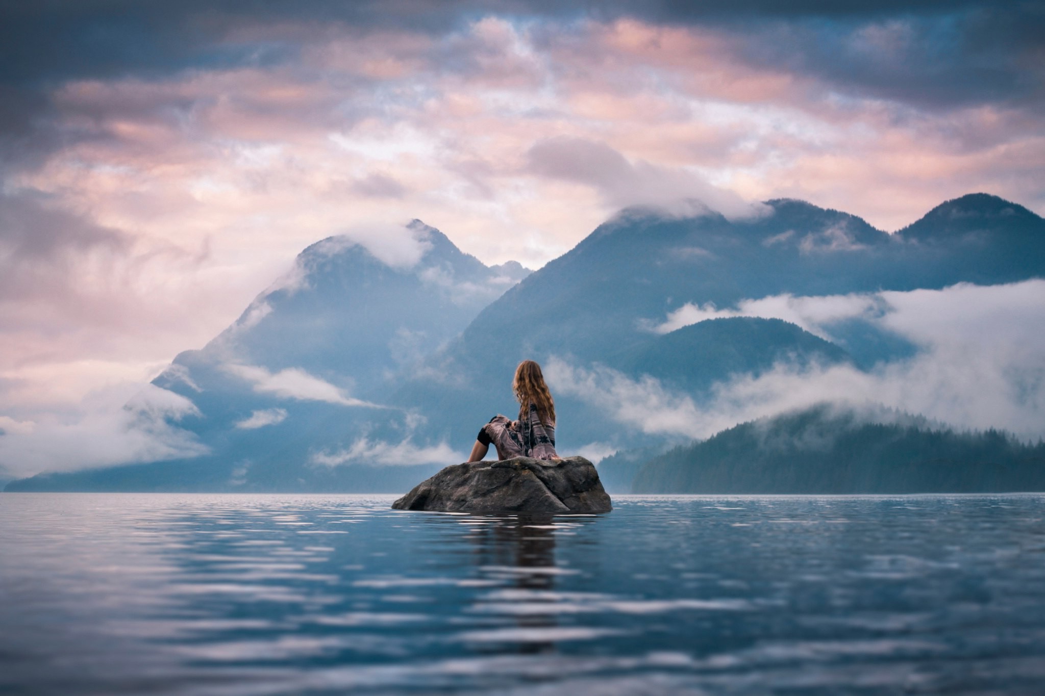 women, Mountains, Lake Wallpaper