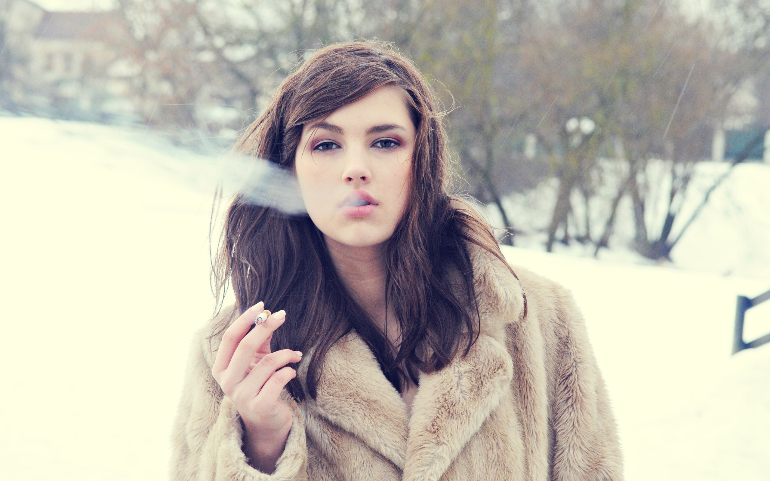 women, Brunette, Winter, Smoking, Fur Coats Wallpaper