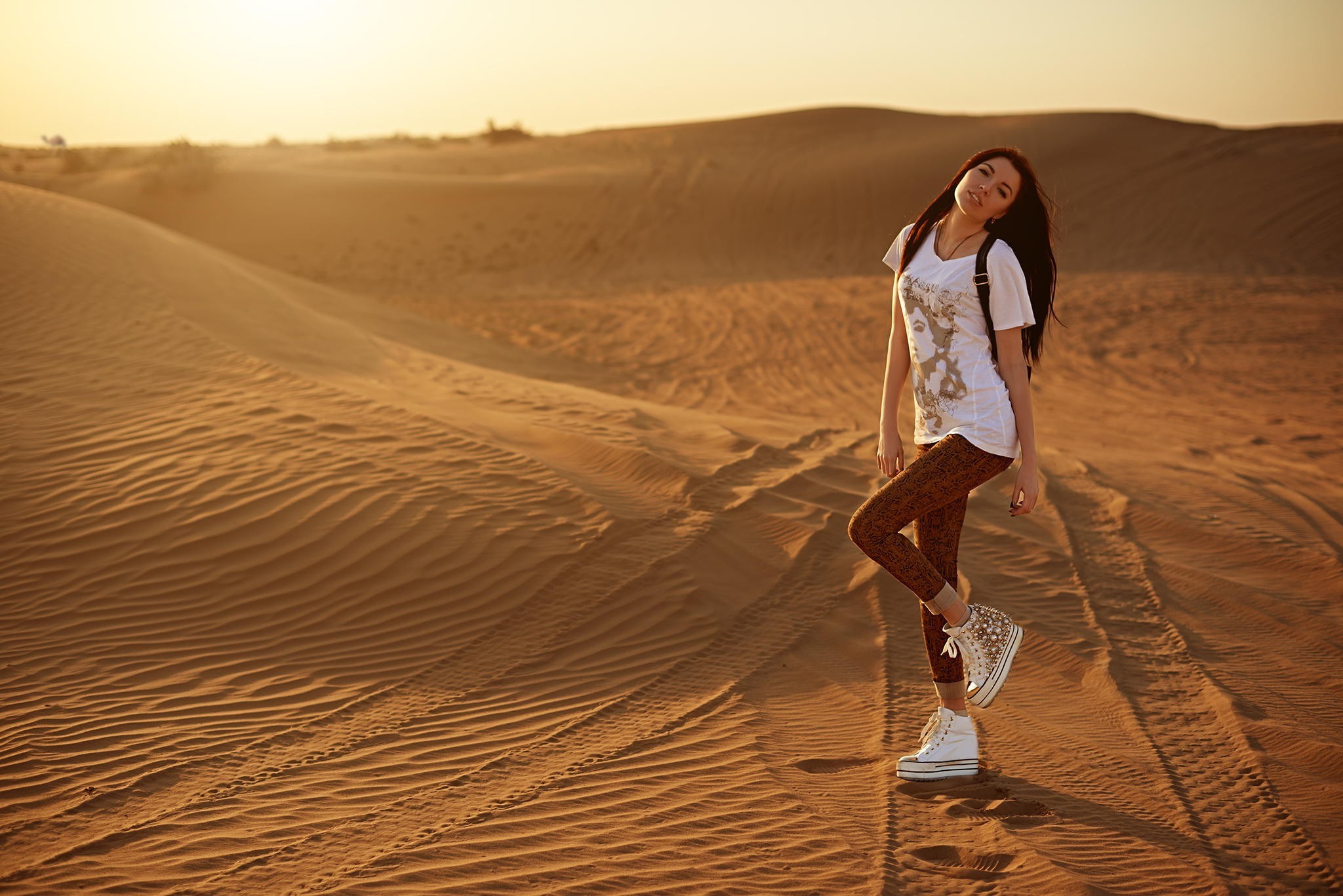 women, Model, Desert Wallpaper