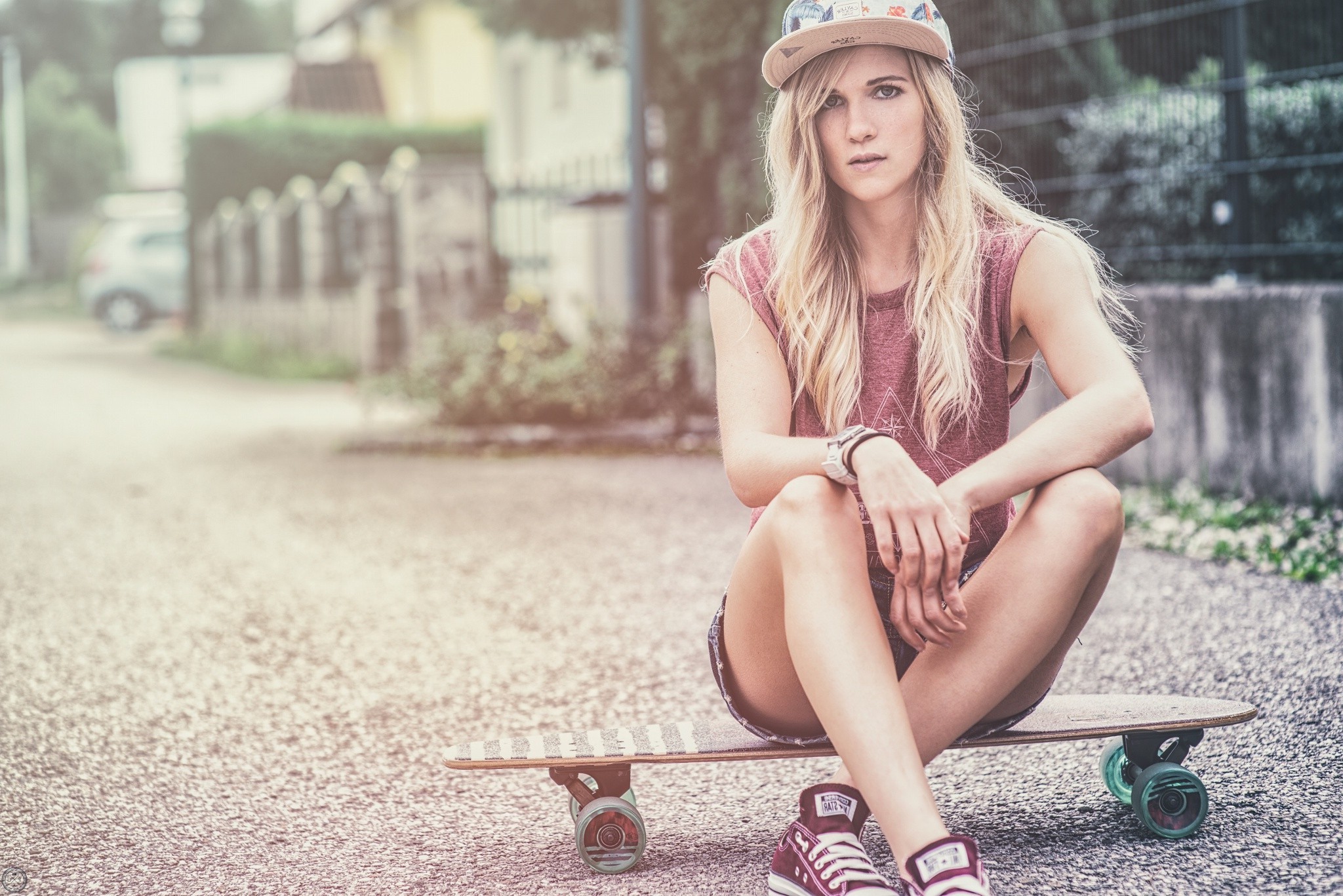 women, Looking At Viewer, Blonde, Skateboard Wallpaper