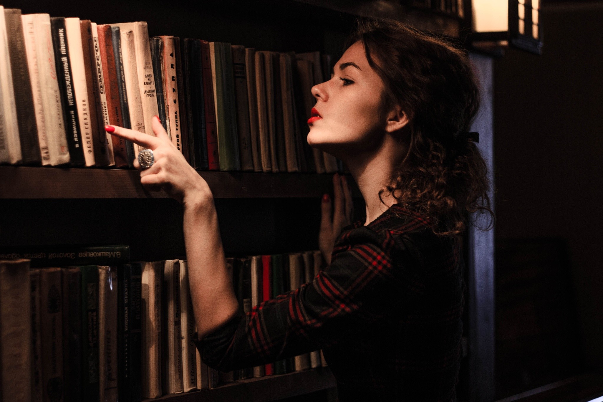 women, Curly Hair, Library Wallpaper