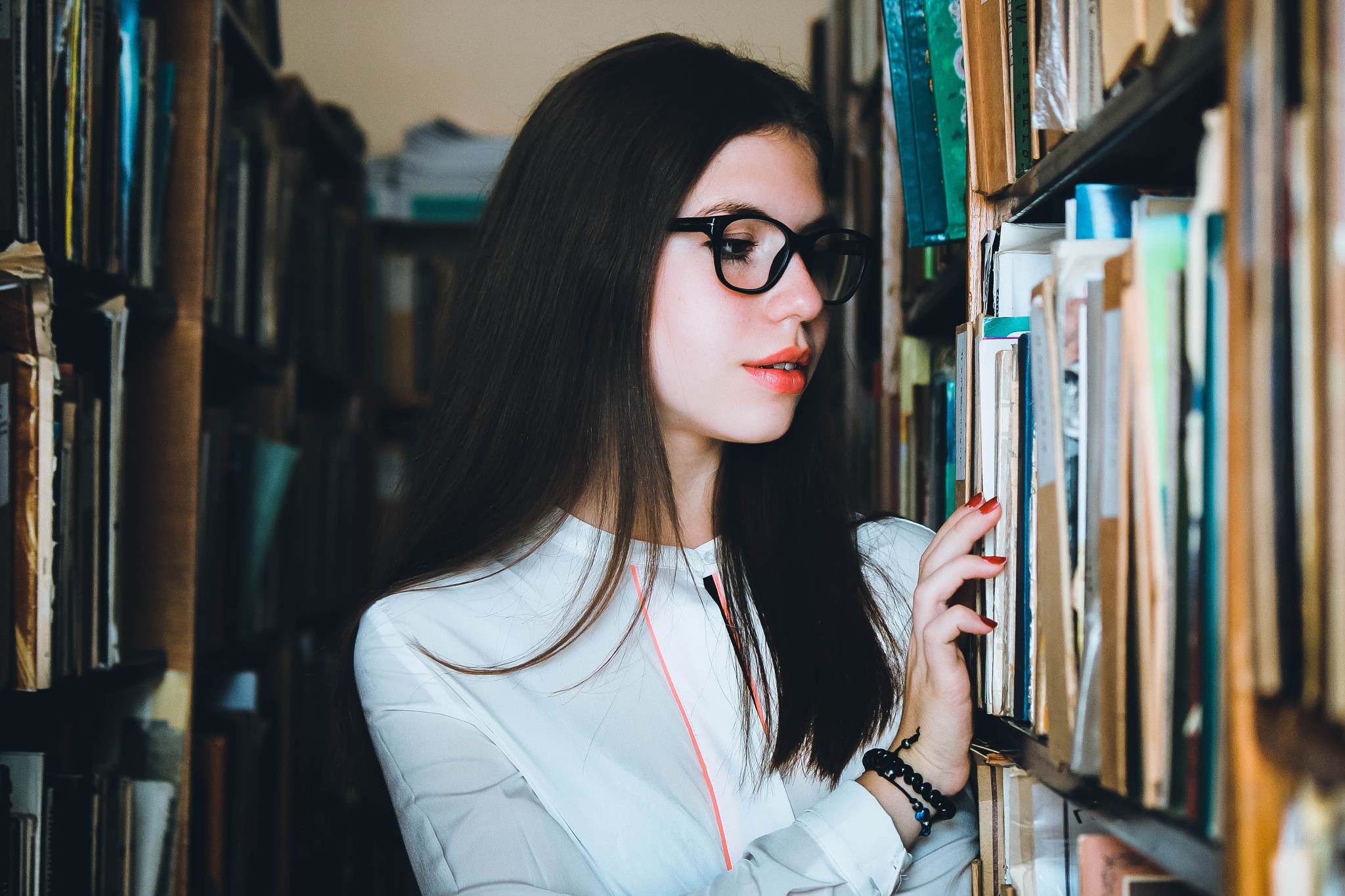 women, Glasses, Library Wallpaper