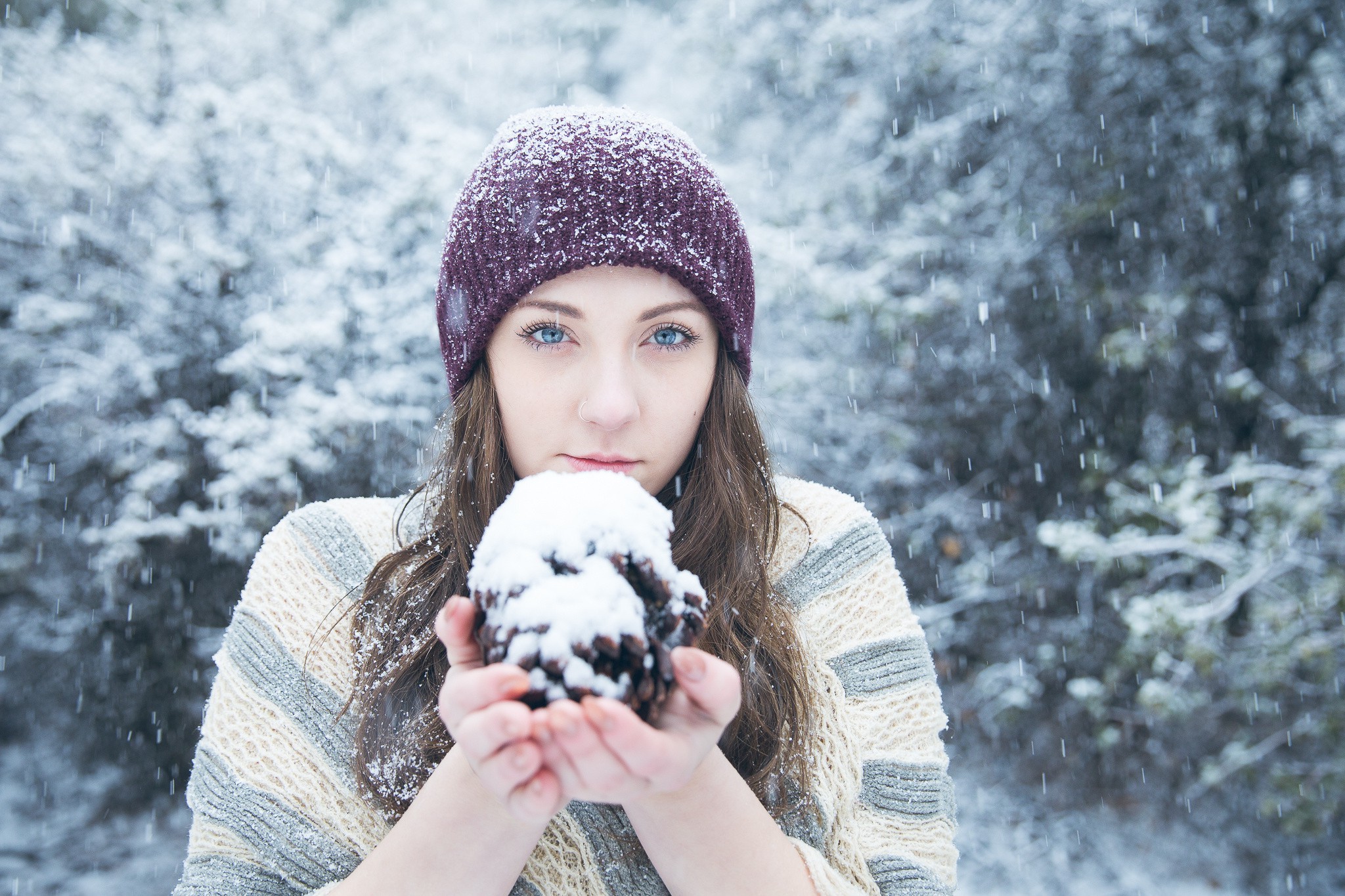 women, Blue Eyes, Brunette, Winter, Snow Wallpaper