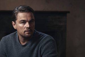 men, Actor, Face, Leonardo DiCaprio, Looking At Viewer, Portrait, Sweater, Depth Of Field
