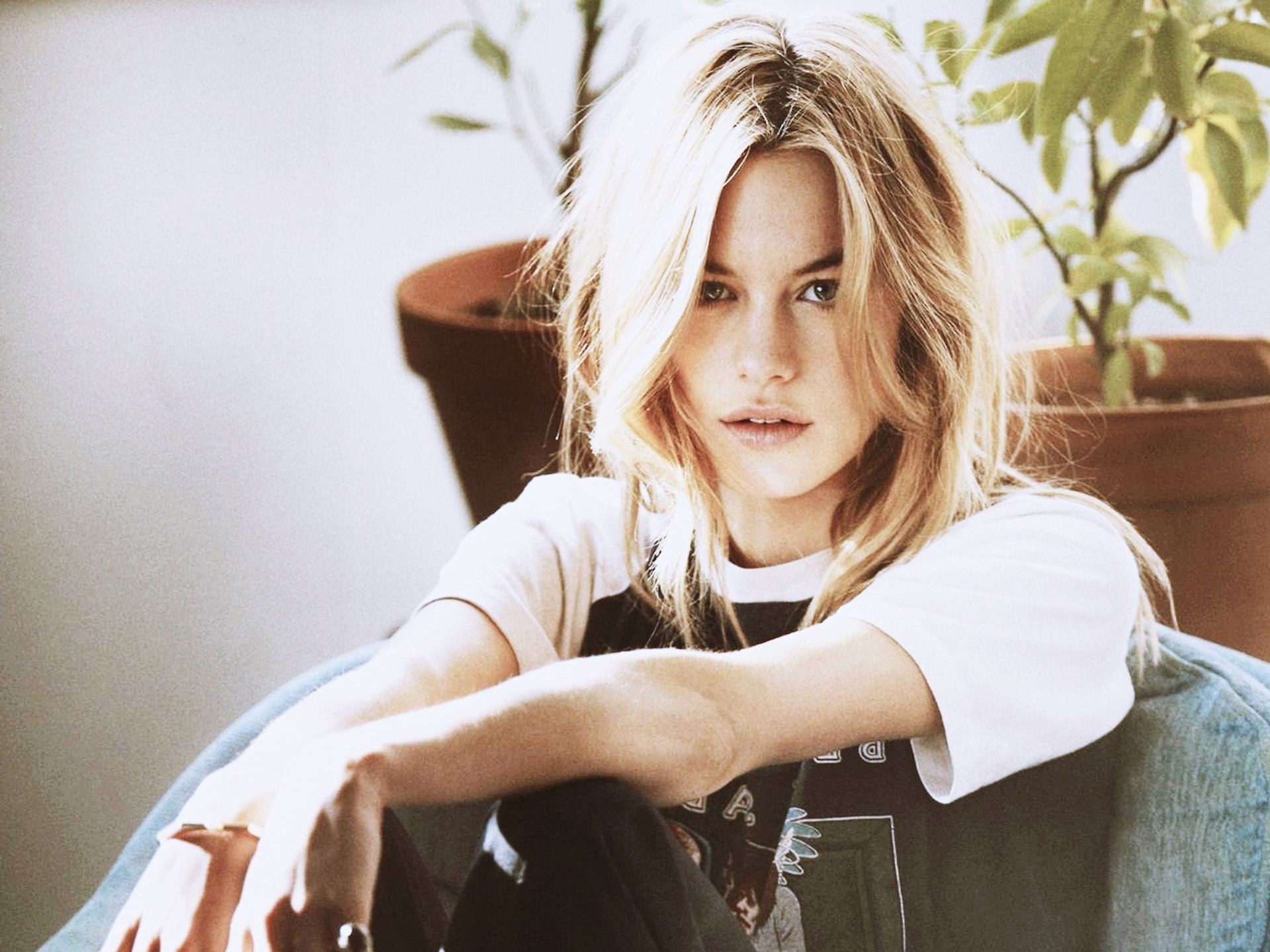 women, Camille Rowe, Looking At Viewer Wallpaper