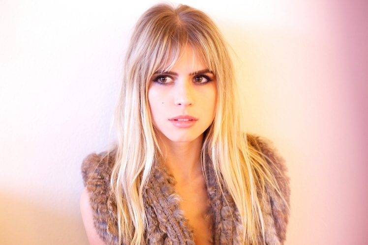 women, Blonde, Looking Away, Face, Carlson Young, Actress, Celebrity ...