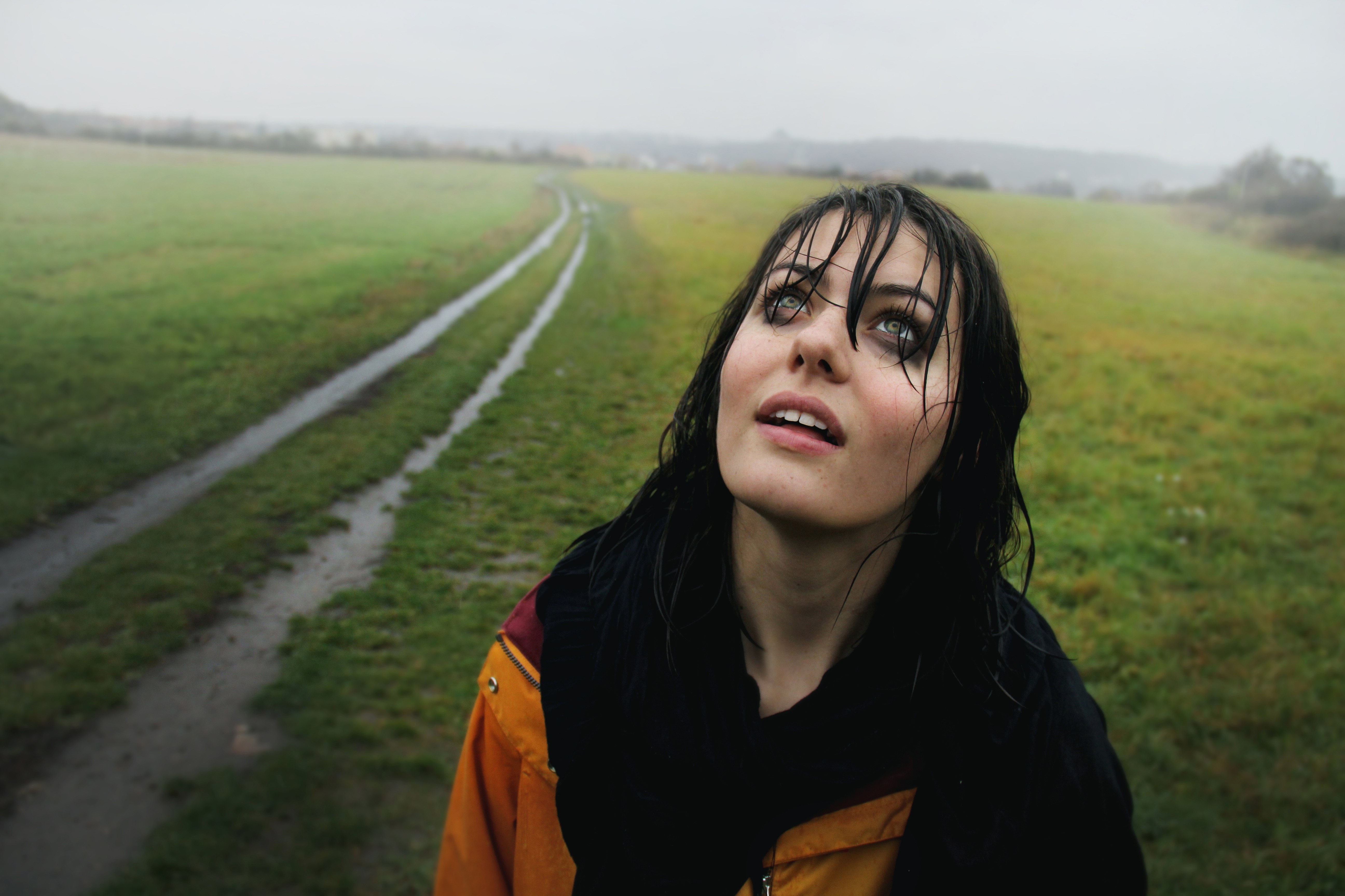 women, Women Outdoors, Wet Hair, Mascara, Looking Up, Brunette, Orange Jacket Wallpaper