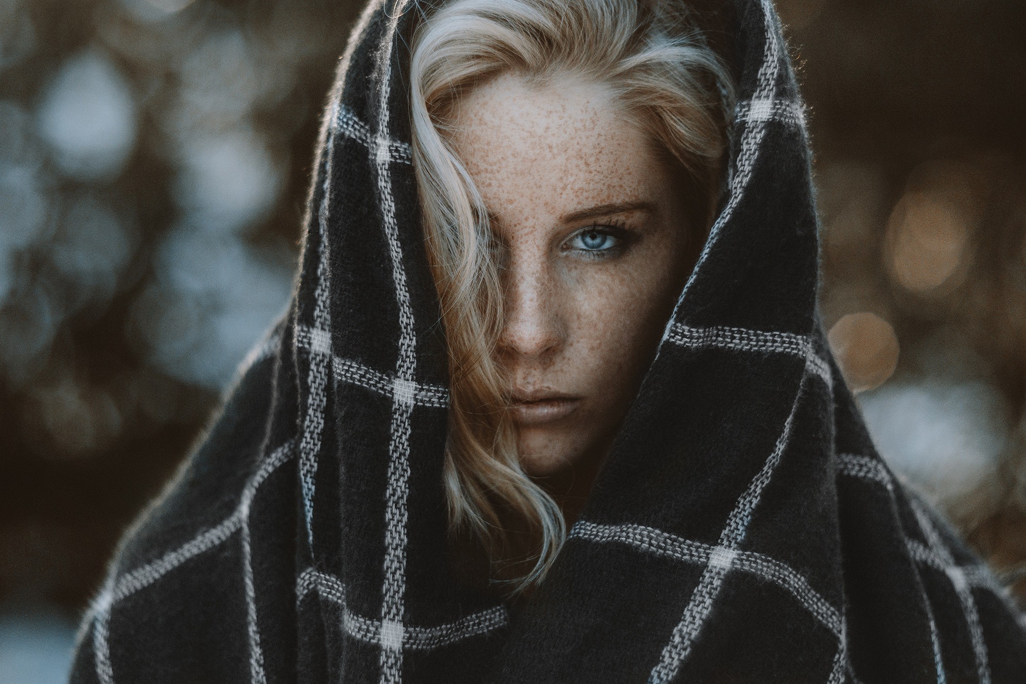 women, Blonde, Hair In Face, Blue Eyes, Face, Looking At Viewer, Freckles, Camille Rochette, Women Outdoors, Blankets Wallpaper