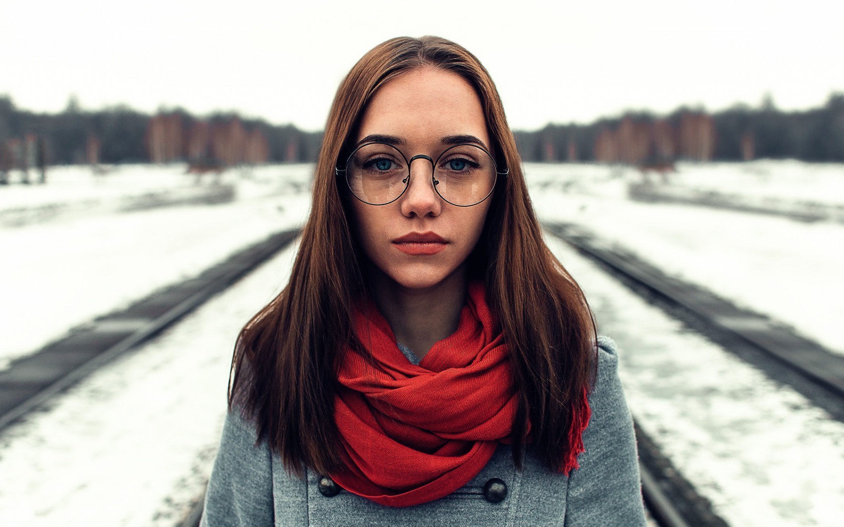 women, Women Outdoors, Brunette, Women With Glasses, Looking At Viewer, Blue Eyes, Face, Winter, Scarf, Glasses Wallpaper