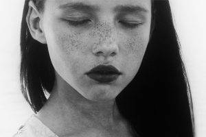 women, Freckles, Closed Eyes, Face, Monochrome, Closeup