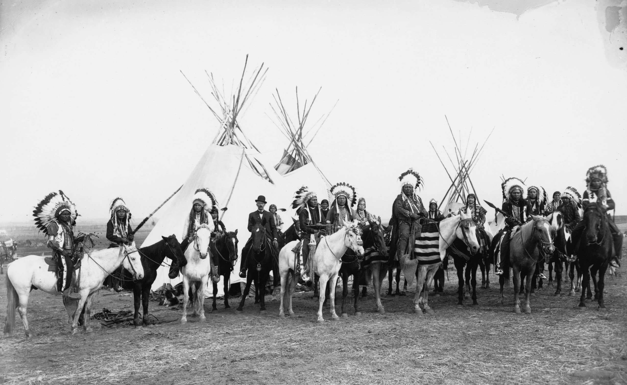 Native Americans, Historic, Monochrome Wallpaper