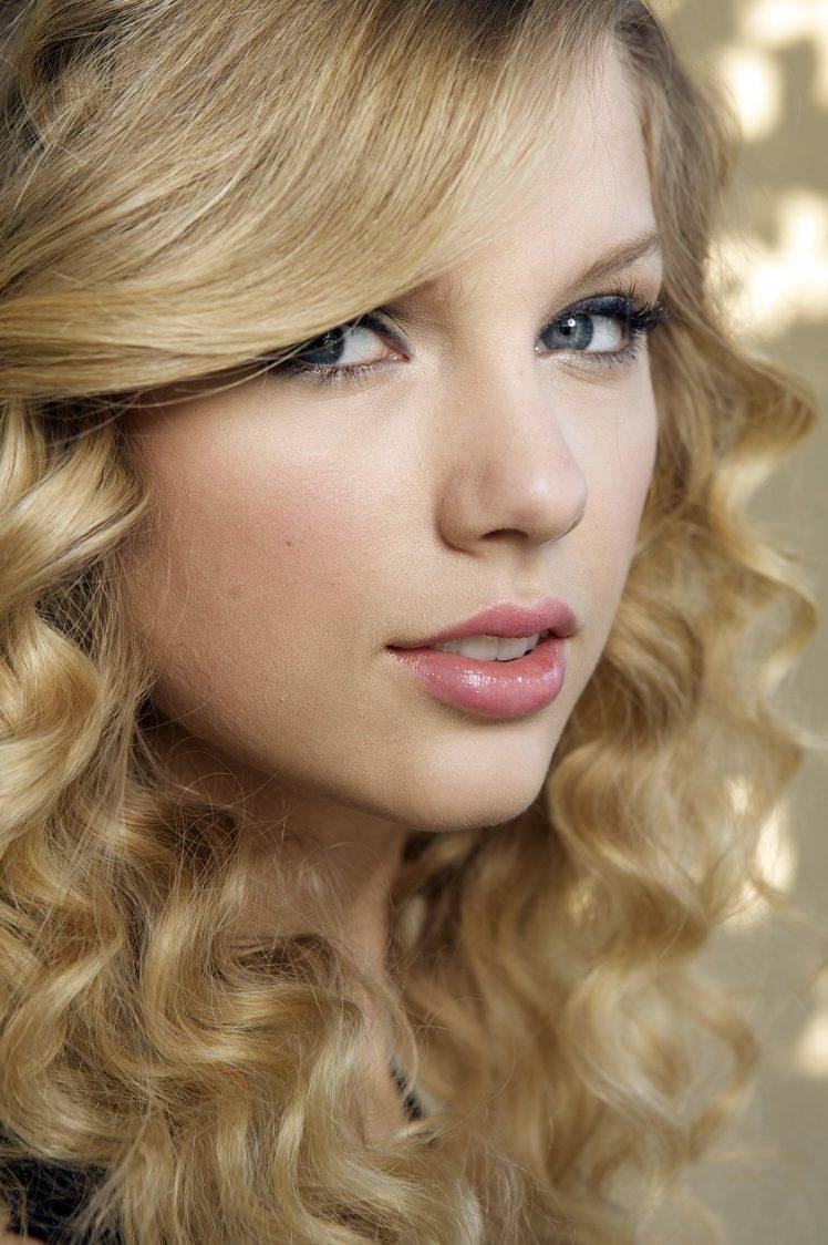 women Singer Blonde Long Hair Taylor Swift Looking At Viewer