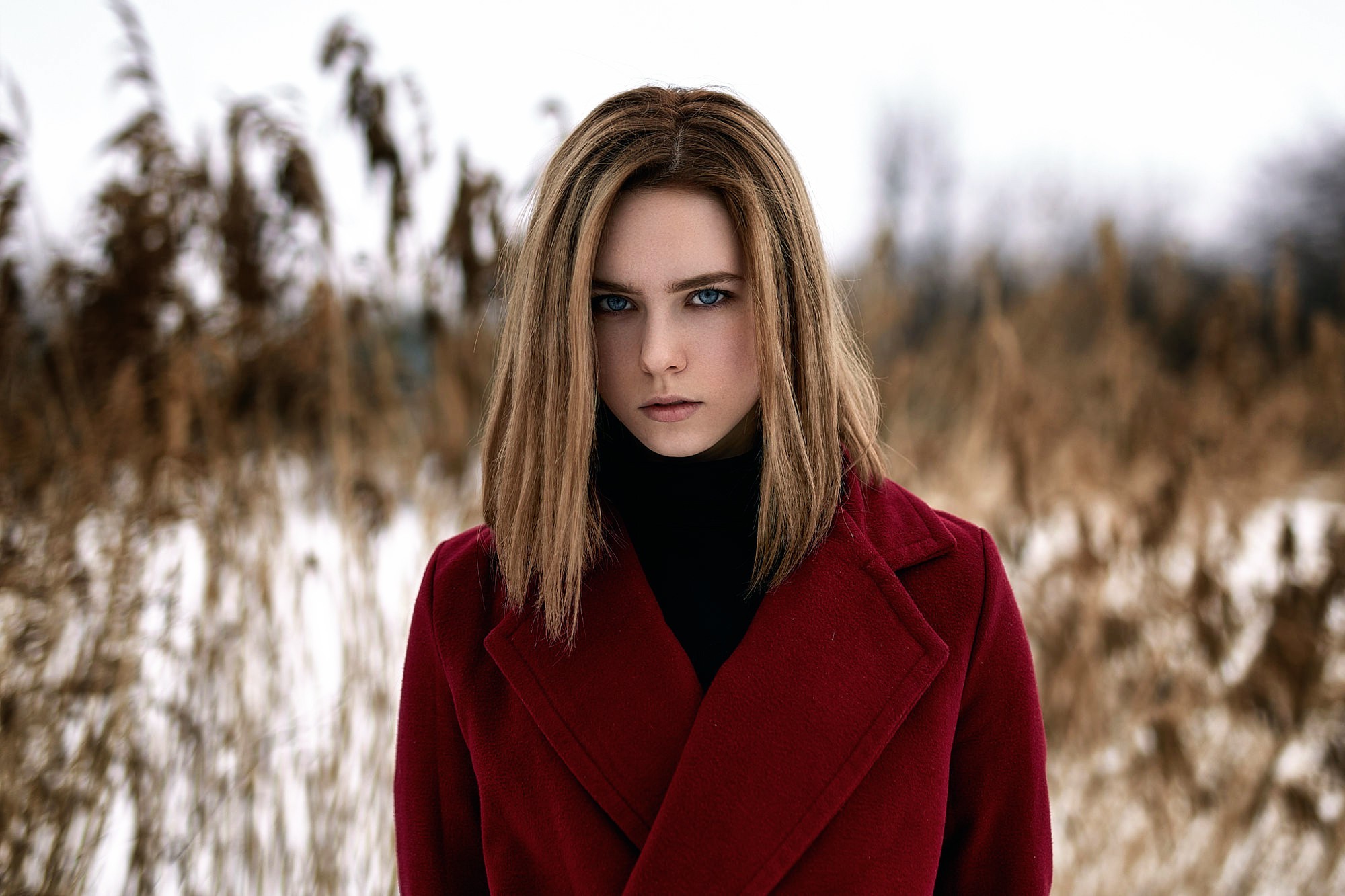 women, Women Outdoors, Looking At Viewer, Coats Wallpaper