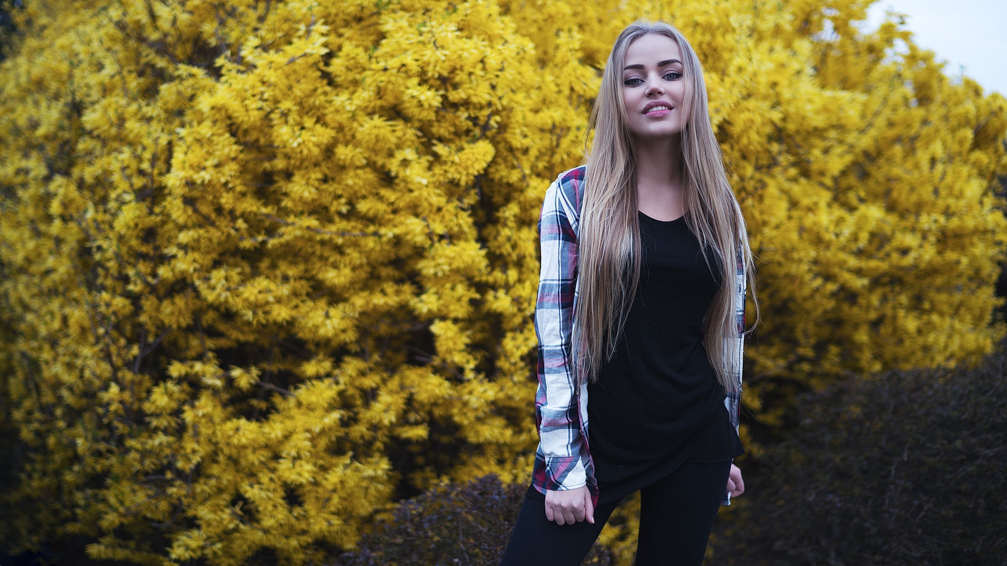 women Outdoors, Women, Model, Smiling Wallpaper