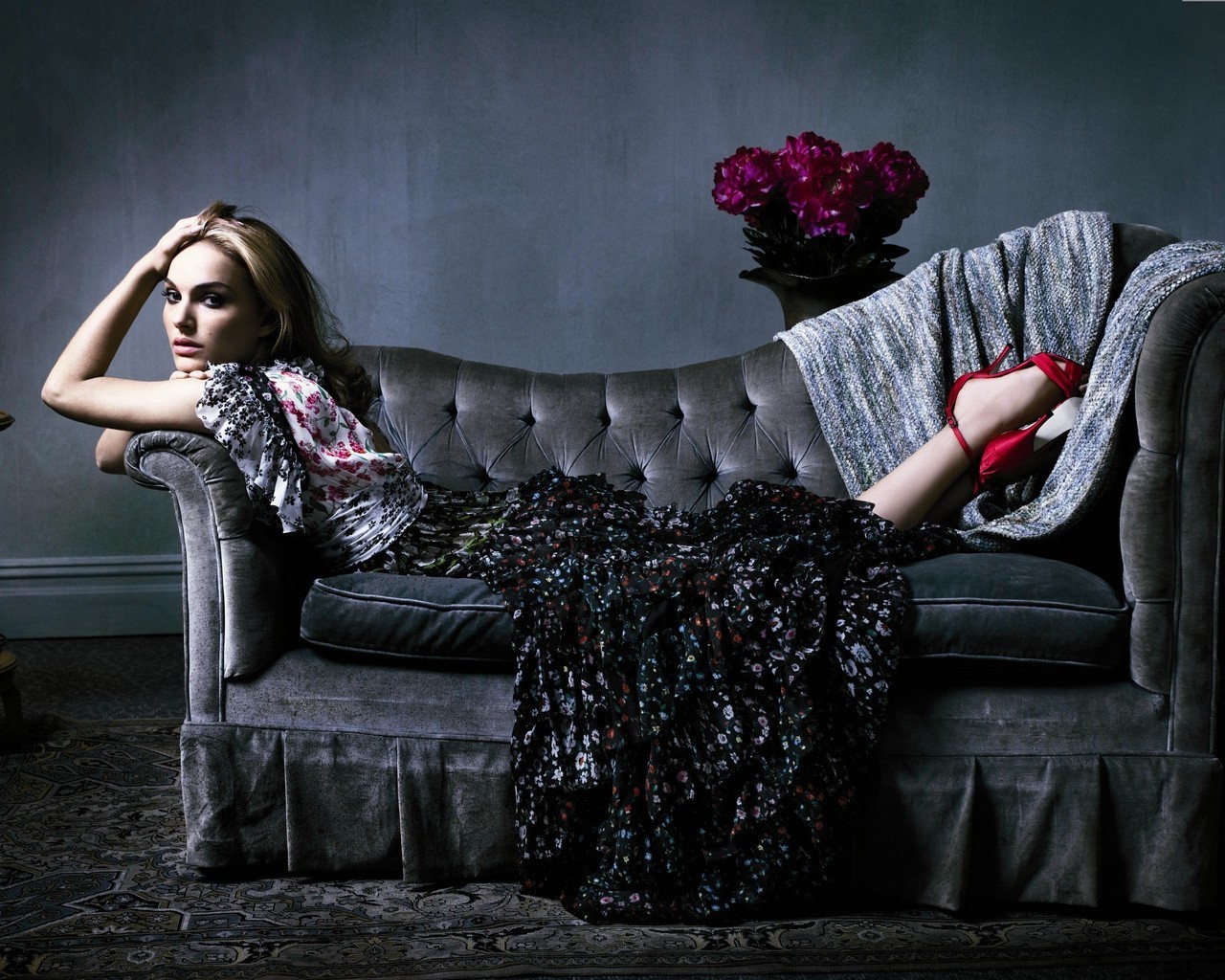 women, Natalie Portman, Couch Wallpaper