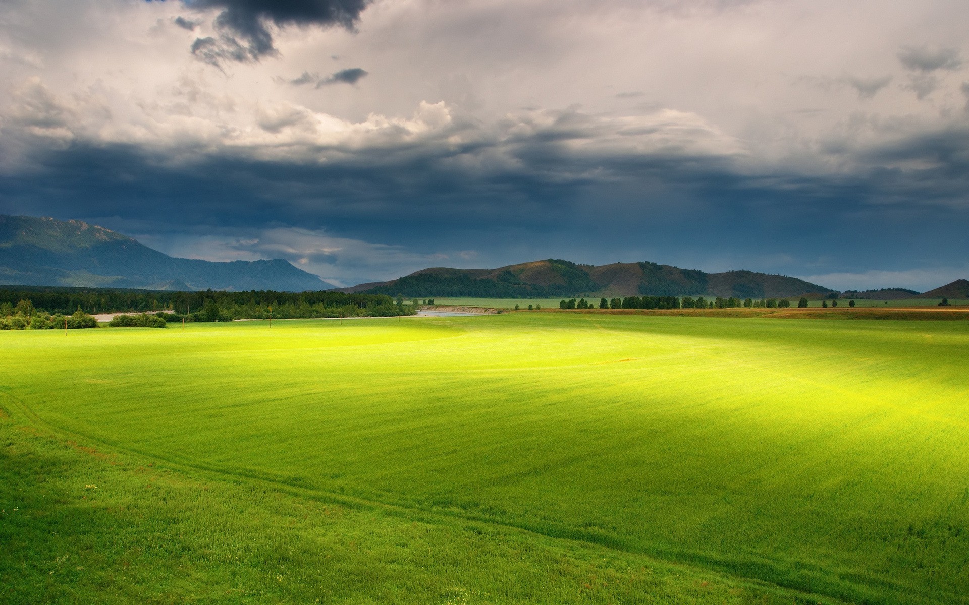 landscape, Clouds, Hills, Mountains, Green, Field Wallpaper