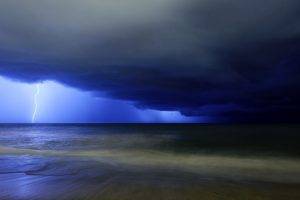 nature, Landscape, Storm, Lightning, Clouds, Water, Sea, Waves, Horizon, Sand, Simple
