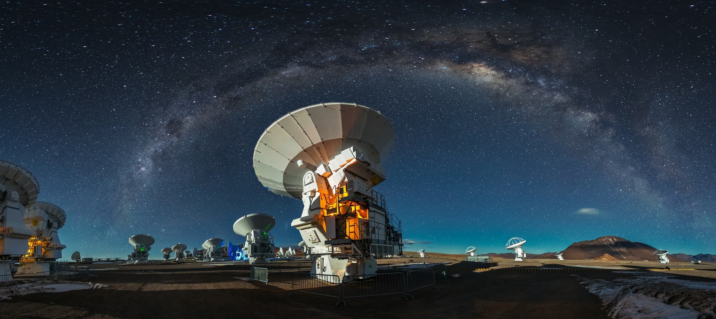photography, Landscape, Nature, ALMA Observatory, Atacama Desert, Milky Way, Astronomy, Starry Night, Galaxy, Long Exposure, Technology, Chile Wallpaper