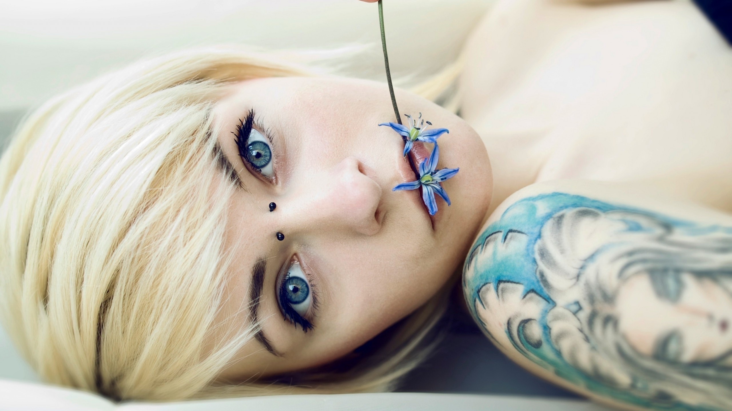 blonde Wallpaper