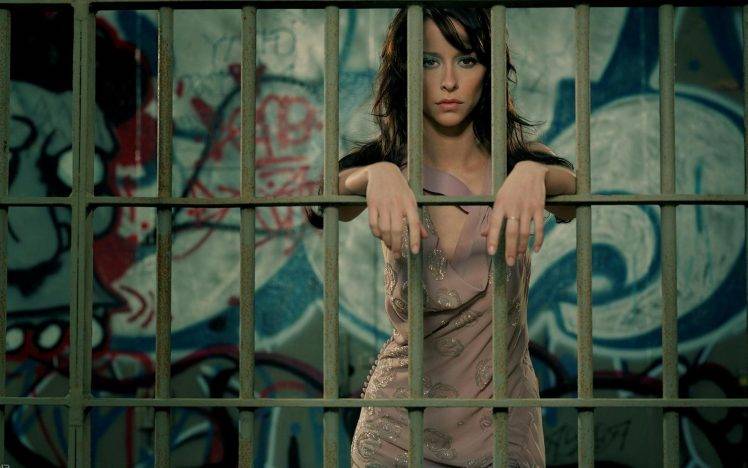 Jennifer Love Hewitt, Prisons, Graffiti HD Wallpaper Desktop Background