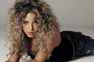 Shakira, Women