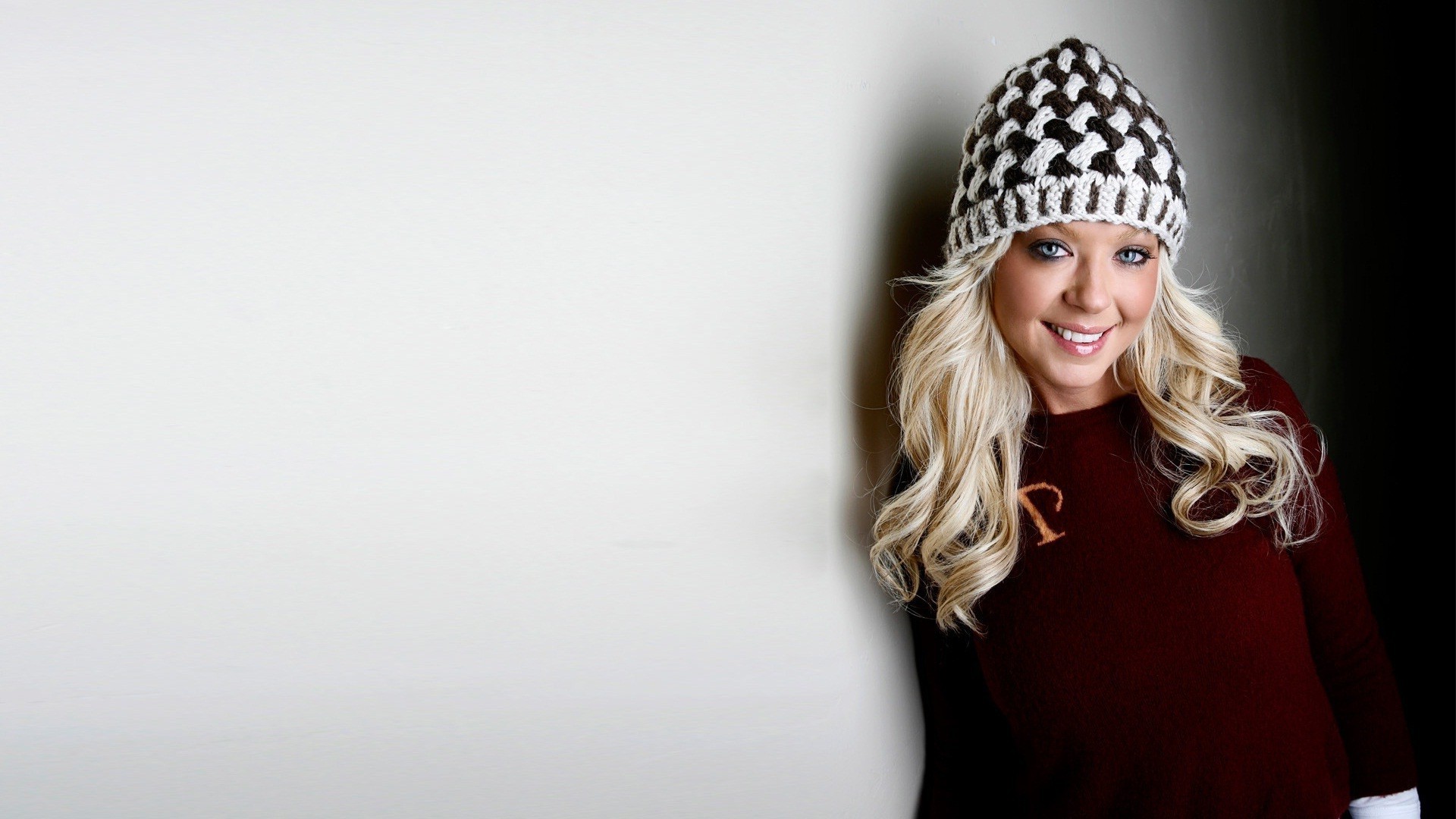 Tara Reid Wallpaper