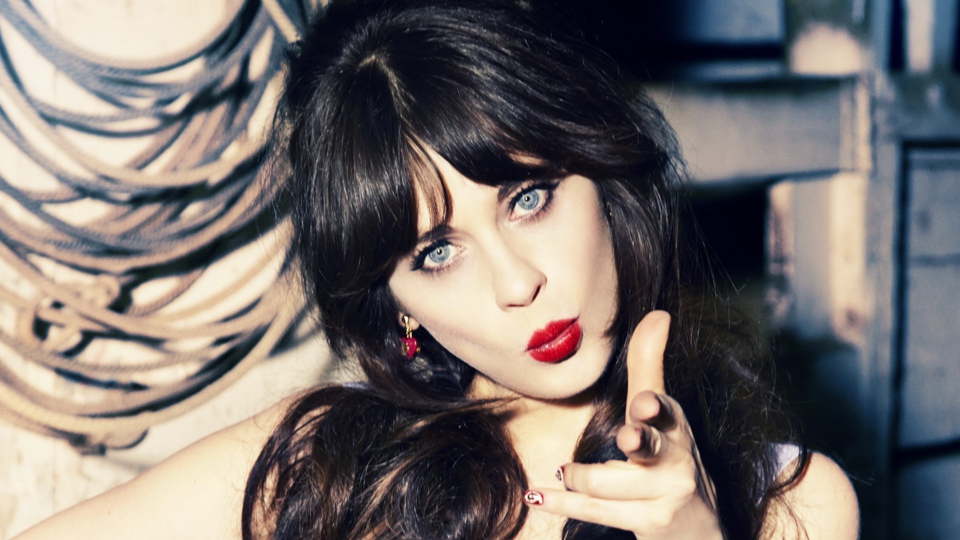 zooey-deschanel-wallpapers-hd-desktop-and-mobile-backgrounds