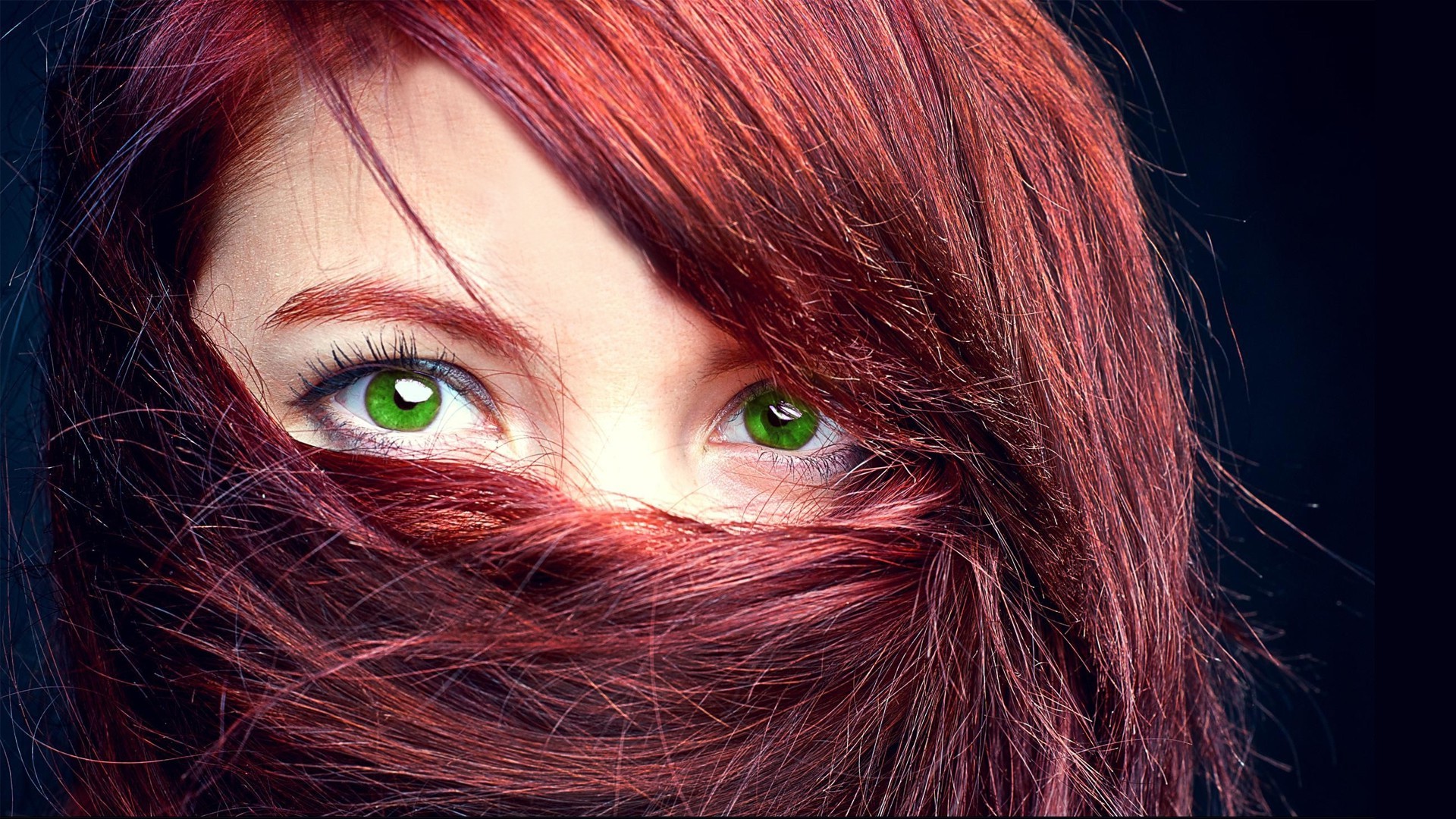 green Eyes Wallpaper