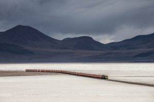 photography, Landscape, Train, Mountains, Clouds, Storm, Brume, Sand, Desert, Alone, Diesel Locomotive, Coach